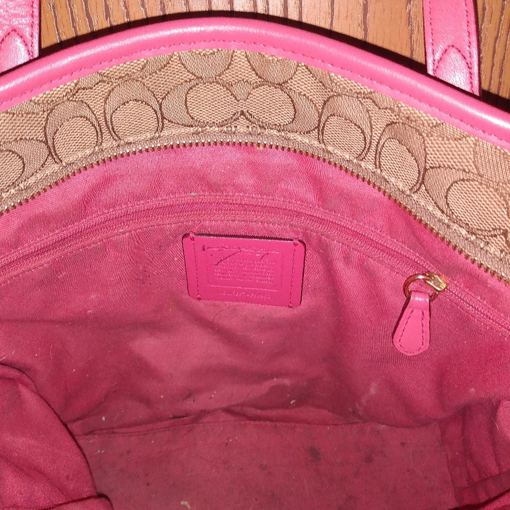 Handbag - Picture 3 of 7